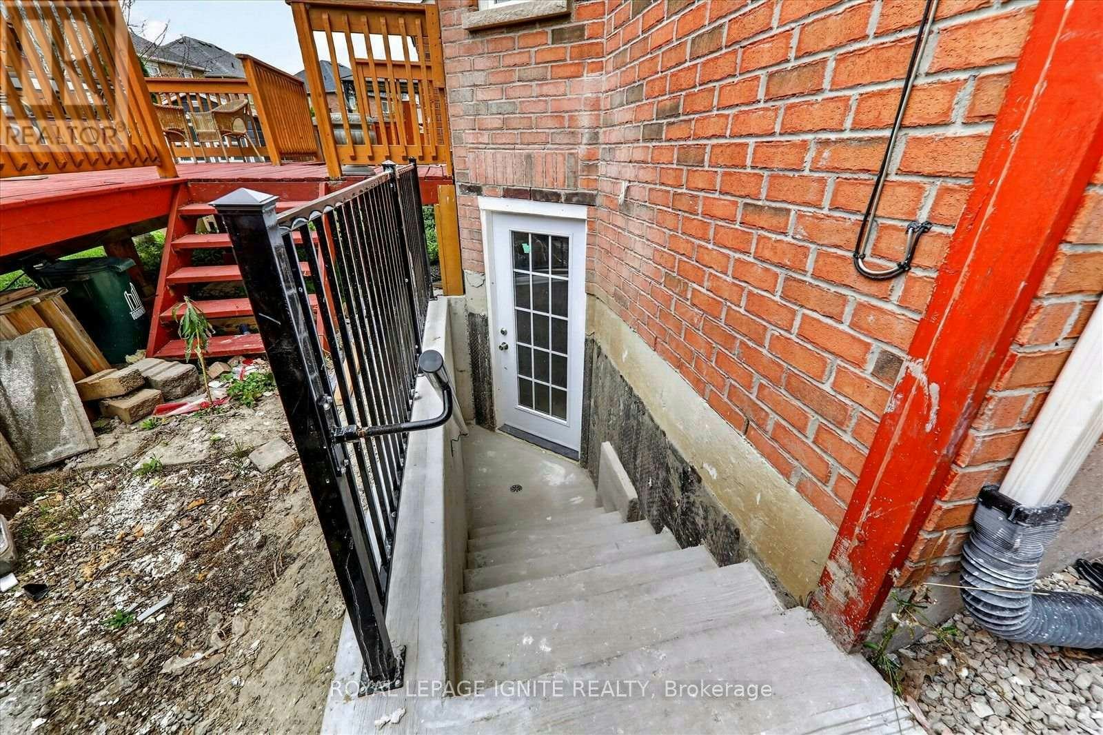 BSMT-15 Starry Crescent, Toronto, ON, M1X 2B6 - 4