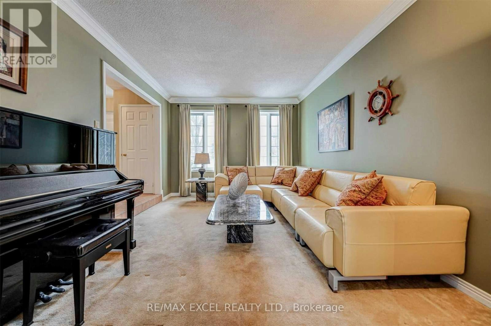 36 Hedgewood Drive, Markham, ON, L3R 6J6 - 3