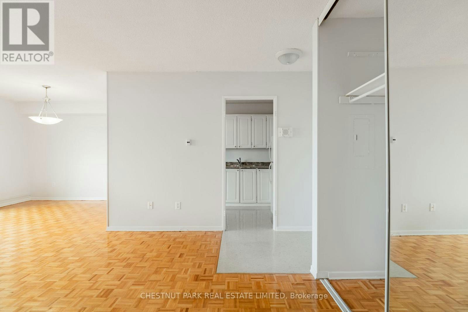 1412-150 Lakeshore Road W, Mississauga, ON, L5H 3R2 - 5