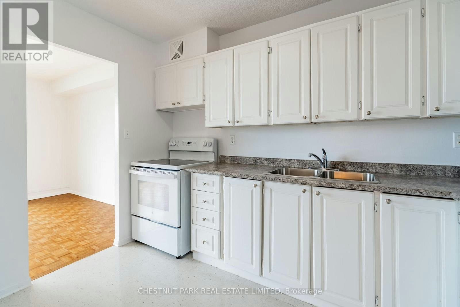 1412-150 Lakeshore Road W, Mississauga, ON, L5H 3R2 - 12