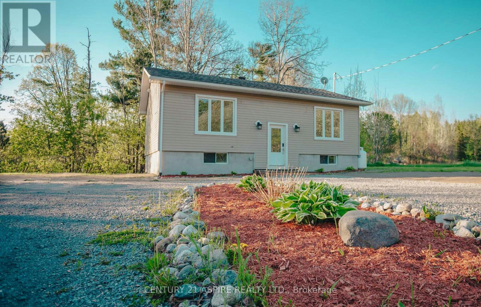 84 Sandy Beach Road, Laurentian Valley, ON, K8A 6W8