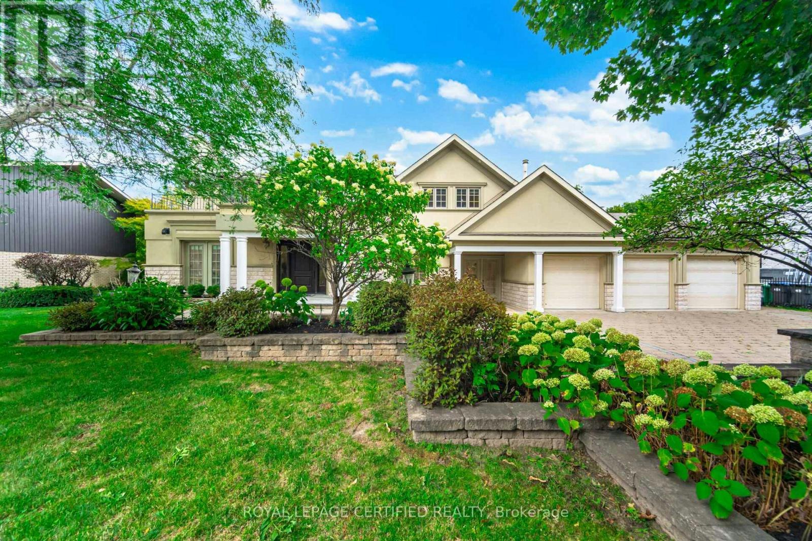 2197 Courrier Lane, Mississauga, ON, L5C 1V1
