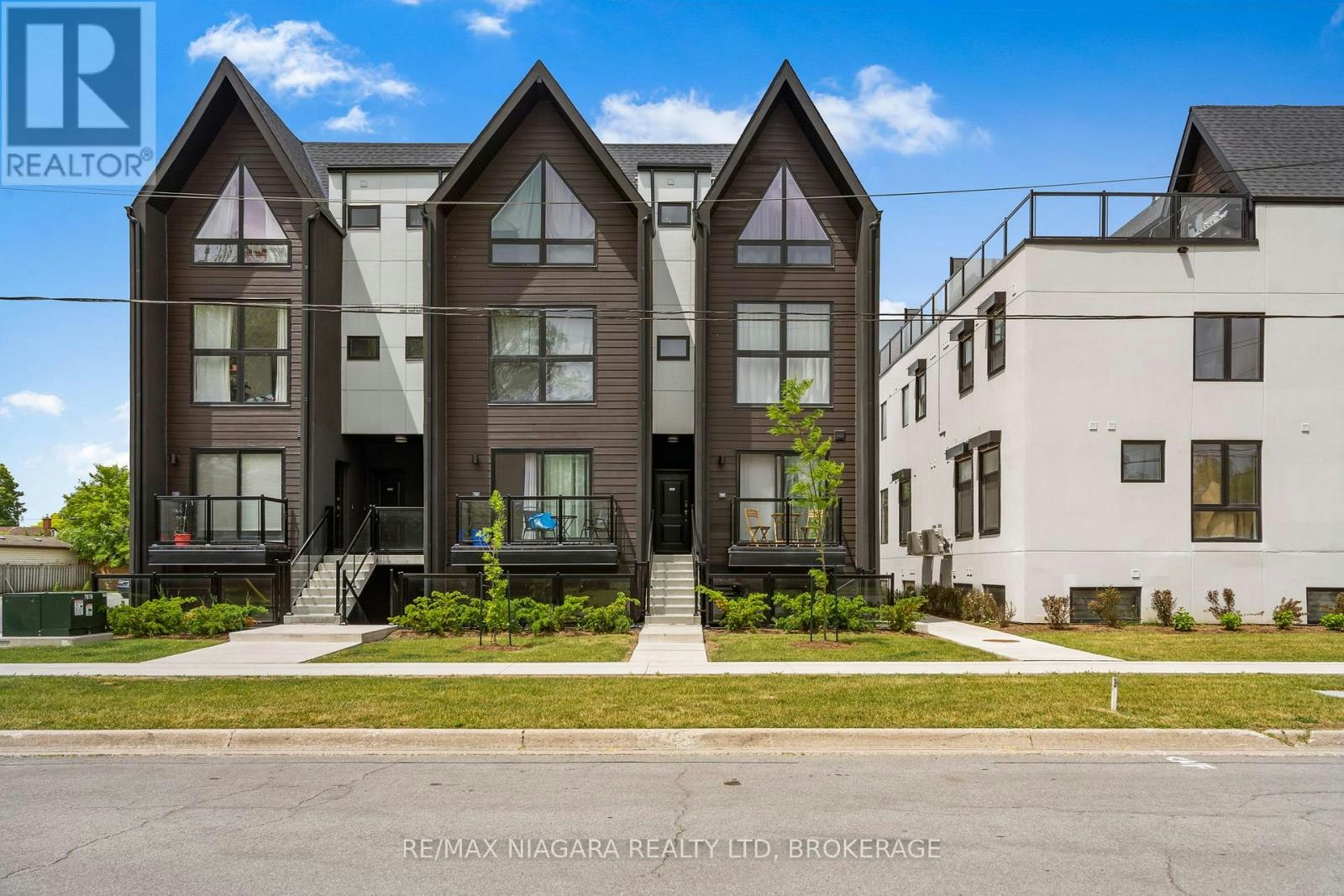 209-7277 Wilson Crescent, Niagara Falls, ON, L2G 4S5