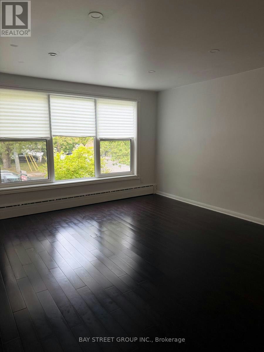 MAIN Floor 2 Rowley Avenue, Toronto, ON, M4P 2S8 - 5