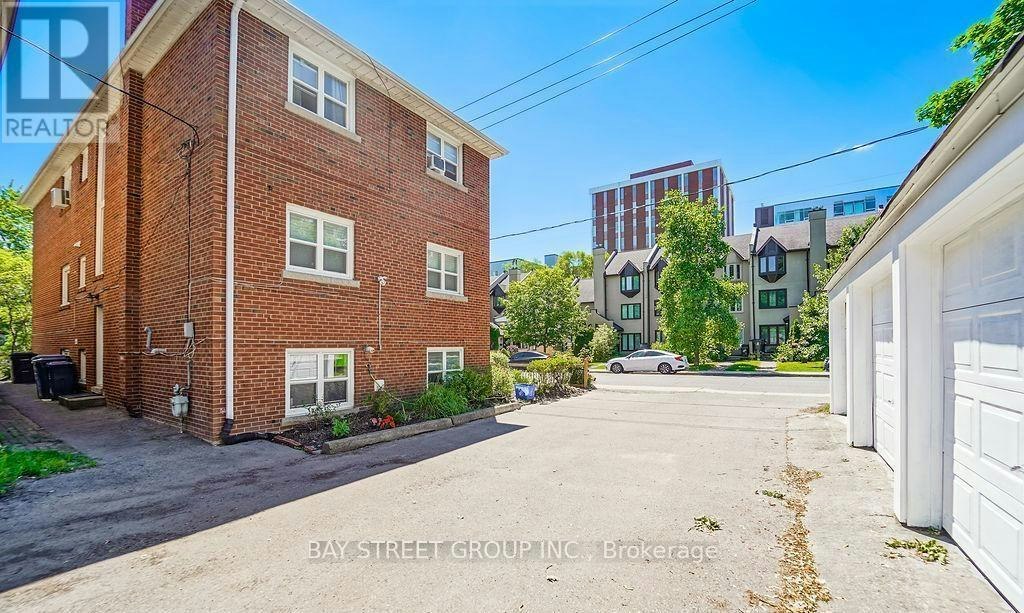 MAIN Floor 2 Rowley Avenue, Toronto, ON, M4P 2S8 - 13