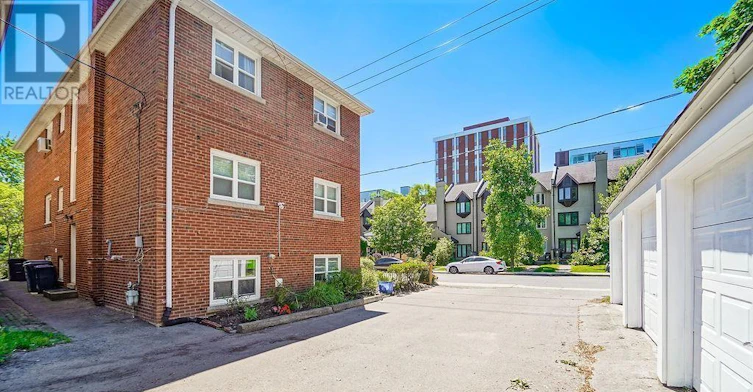 MAIN Floor 2 Rowley Avenue, Toronto, ON, M4P 2S8 - 13