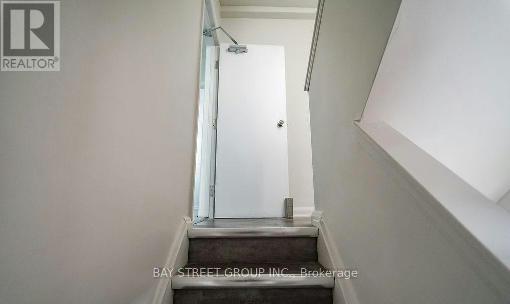MAIN Floor 2 Rowley Avenue, Toronto, ON, M4P 2S8 - 12