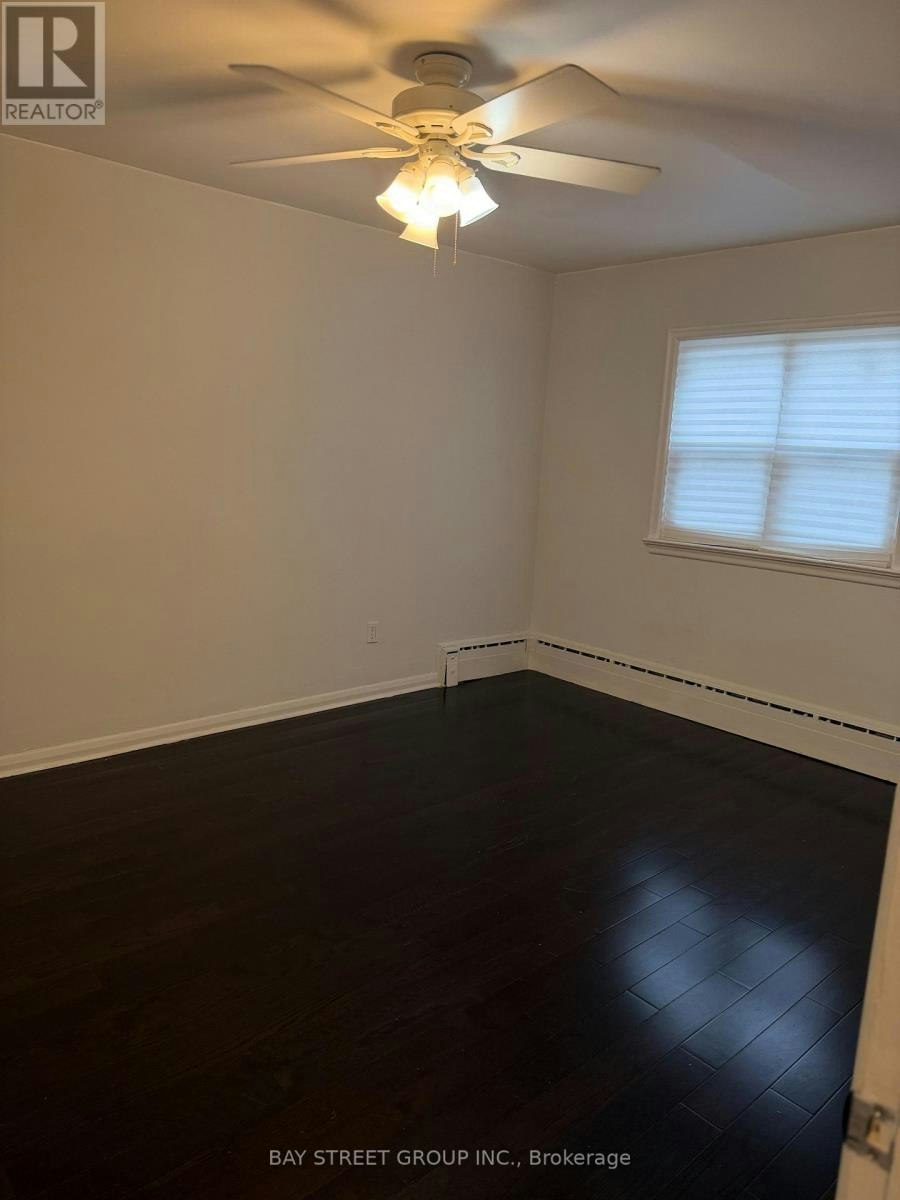 MAIN Floor 2 Rowley Avenue, Toronto, ON, M4P 2S8 - 9