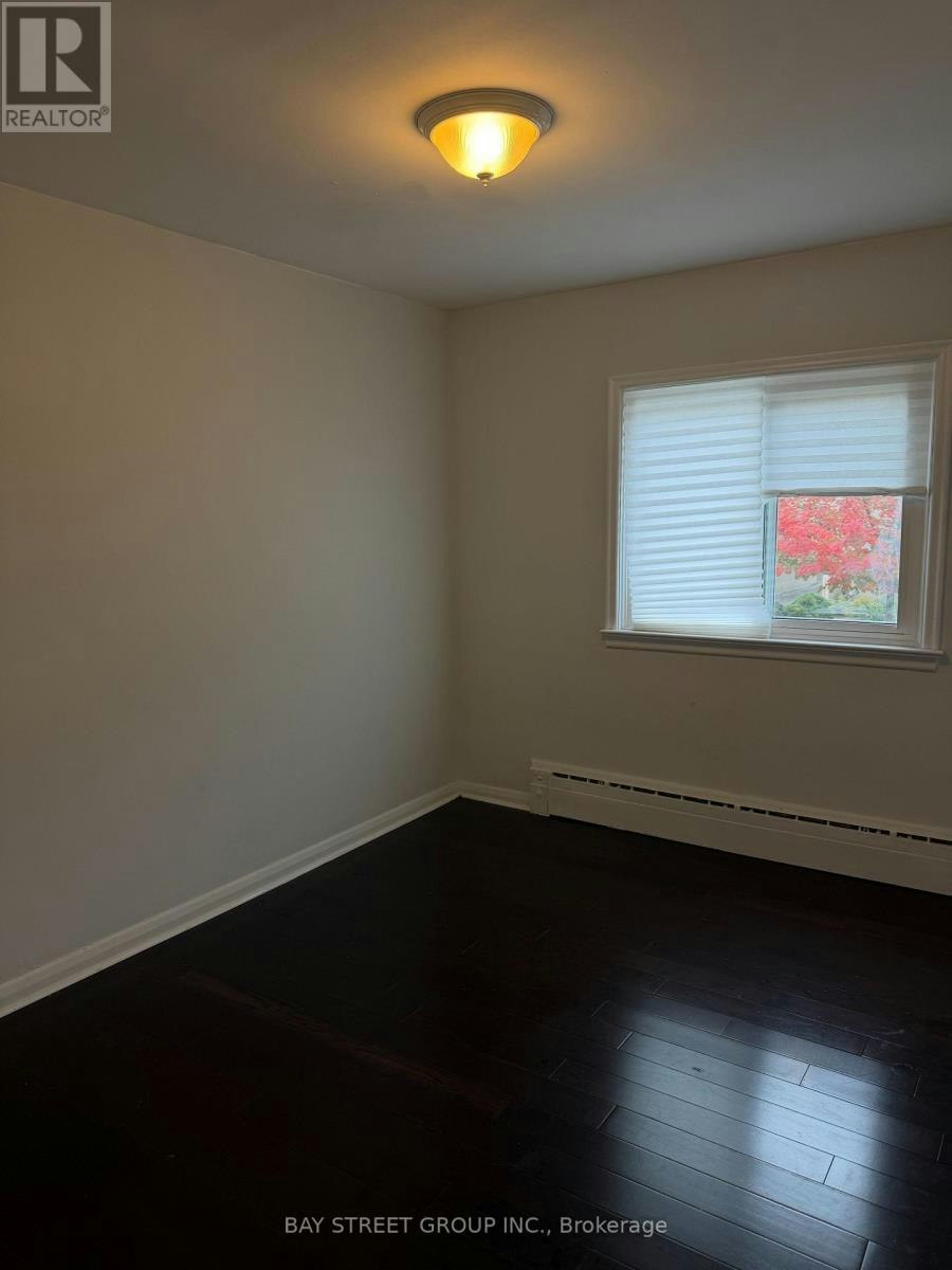 MAIN Floor 2 Rowley Avenue, Toronto, ON, M4P 2S8 - 11
