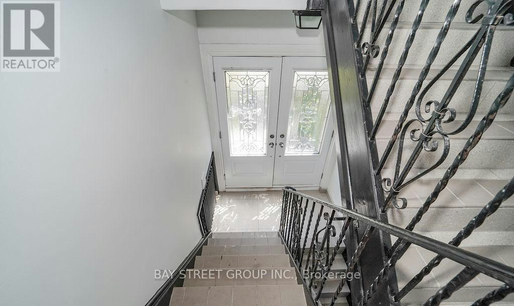MAIN Floor 2 Rowley Avenue, Toronto, ON, M4P 2S8 - 3