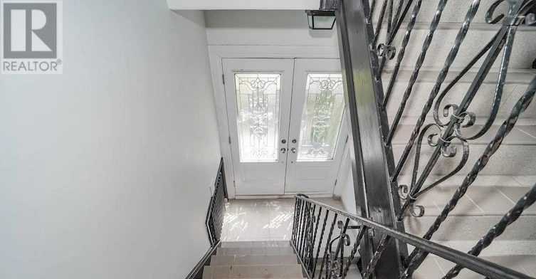 MAIN Floor 2 Rowley Avenue, Toronto, ON, M4P 2S8 - 3