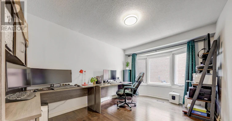 449 Alex Doner Drive, Newmarket, ON, L3X 1C3 - 18