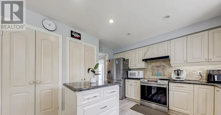 449 Alex Doner Drive, Newmarket, ON, L3X 1C3 - 8