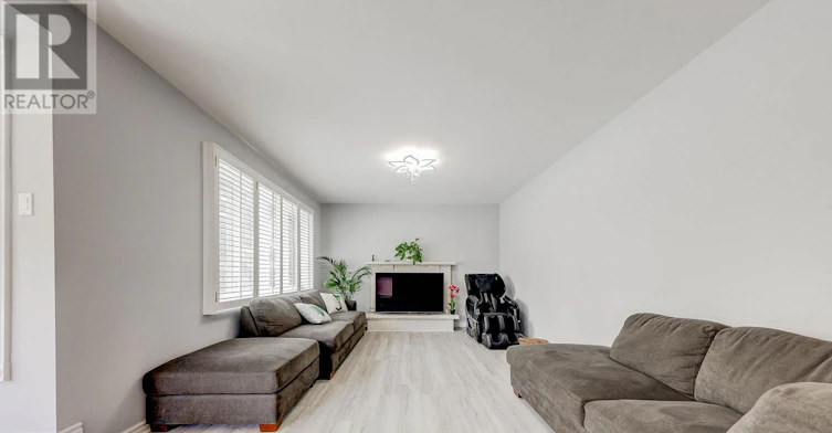 449 Alex Doner Drive, Newmarket, ON, L3X 1C3 - 12