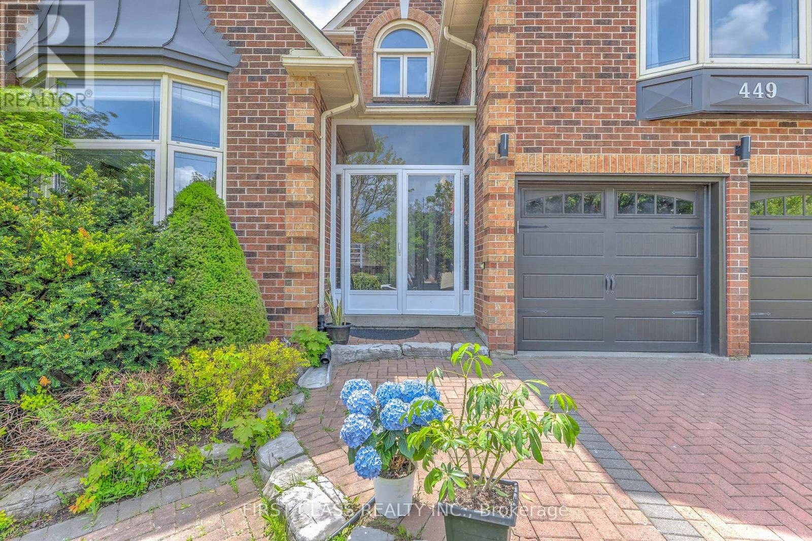 449 Alex Doner Drive, Newmarket, ON, L3X 1C3 - 3