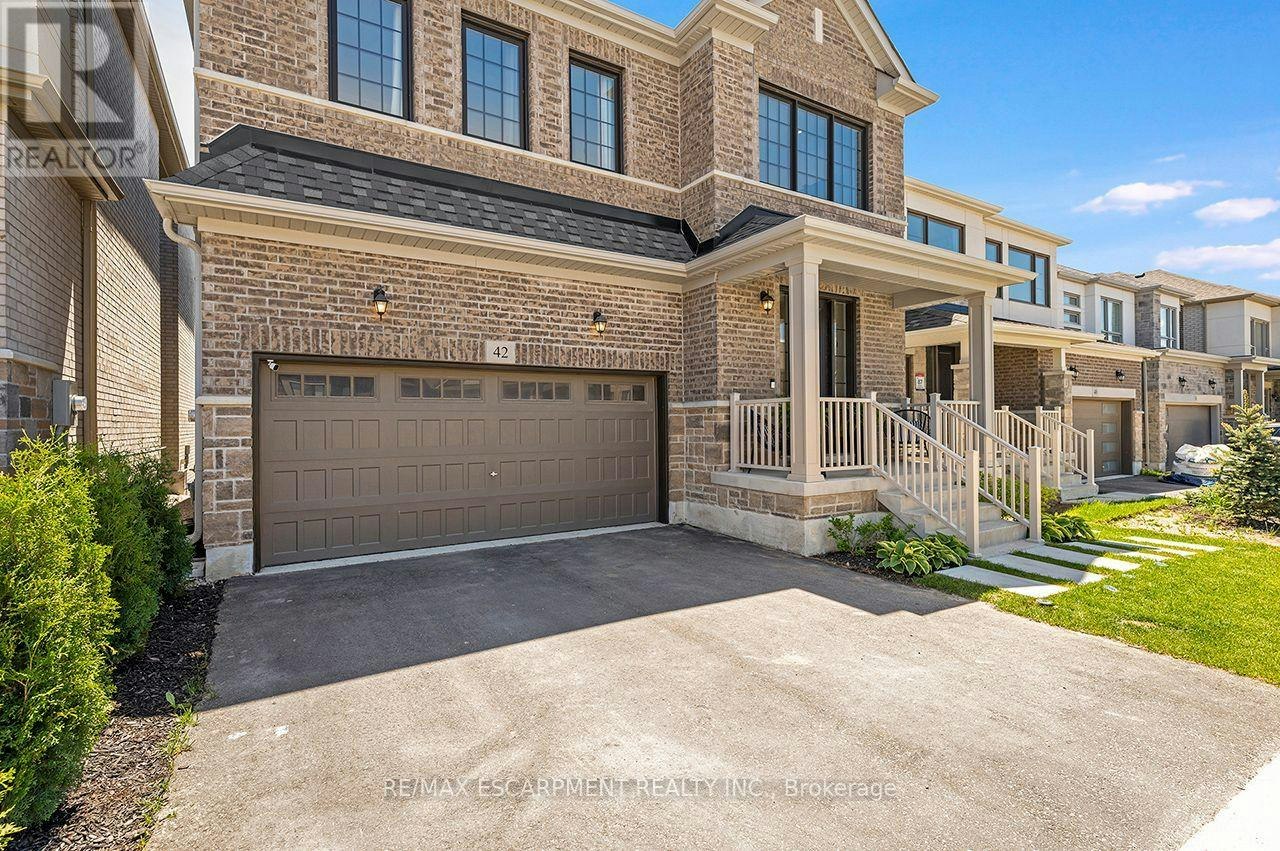 42 Shepherd Drive, Barrie, ON, L9S 2Z4 - 2