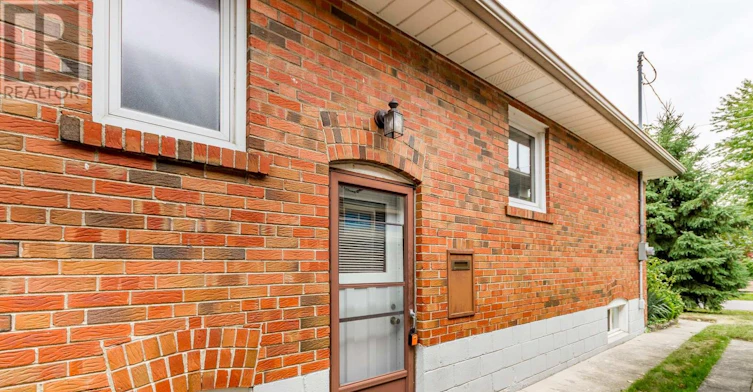 LOWER-14 Claymore Drive, Toronto, ON, M8Z 2R9 - 13
