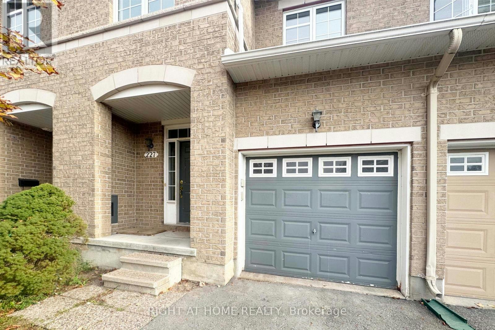227 Portrush Avenue, Ottawa, ON, K2J 5J6 - 4