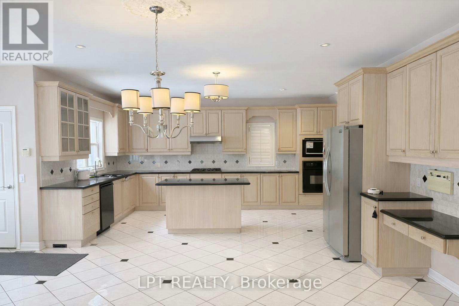 58 Angus Glen Boulevard, Markham, ON, L6C 1Z3 - 7