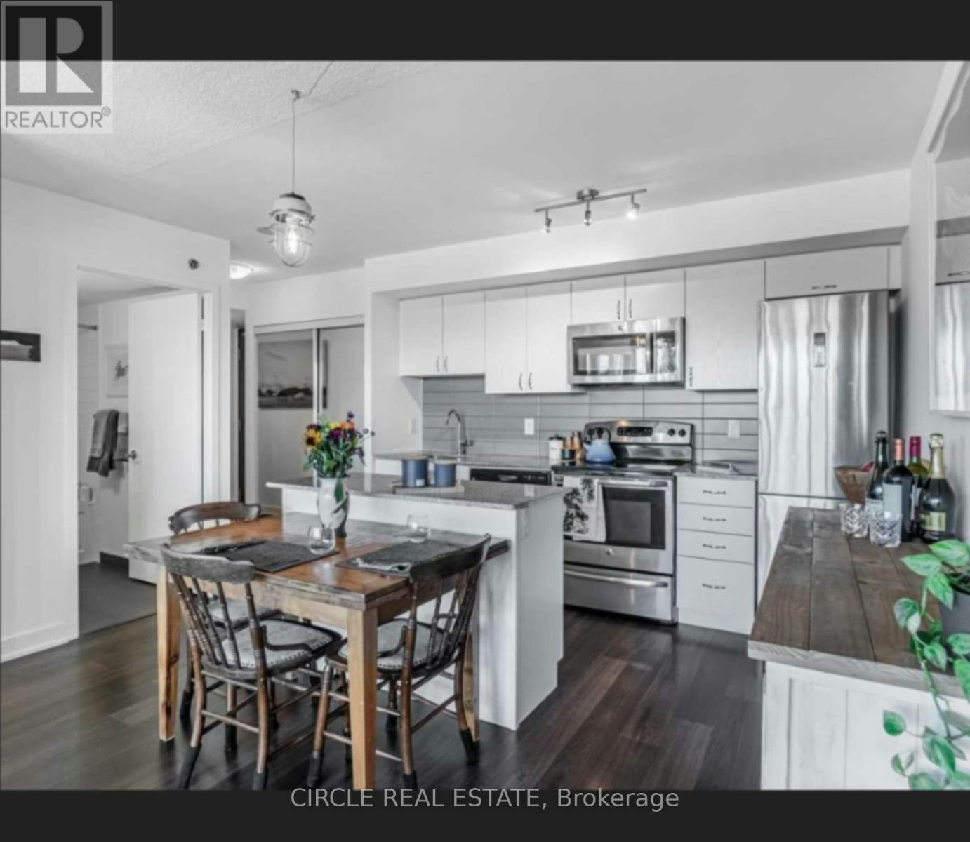 11 Superior Ave Avenue, Toronto, ON, M8V 0A7