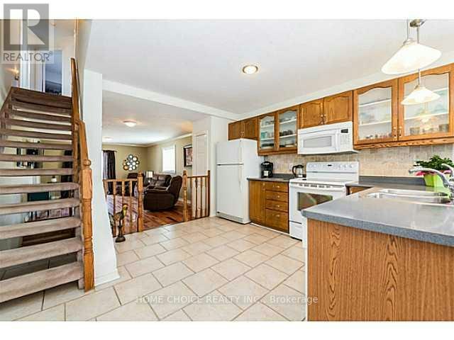 11 Violet Street, Barrie, ON, L4N 9N1 - 3