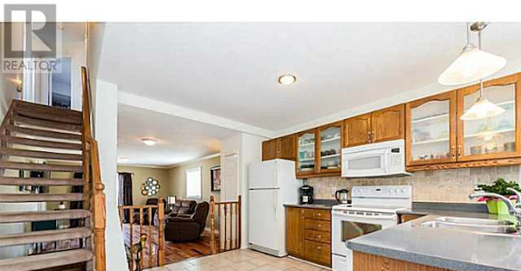 11 Violet Street, Barrie, ON, L4N 9N1 - 3
