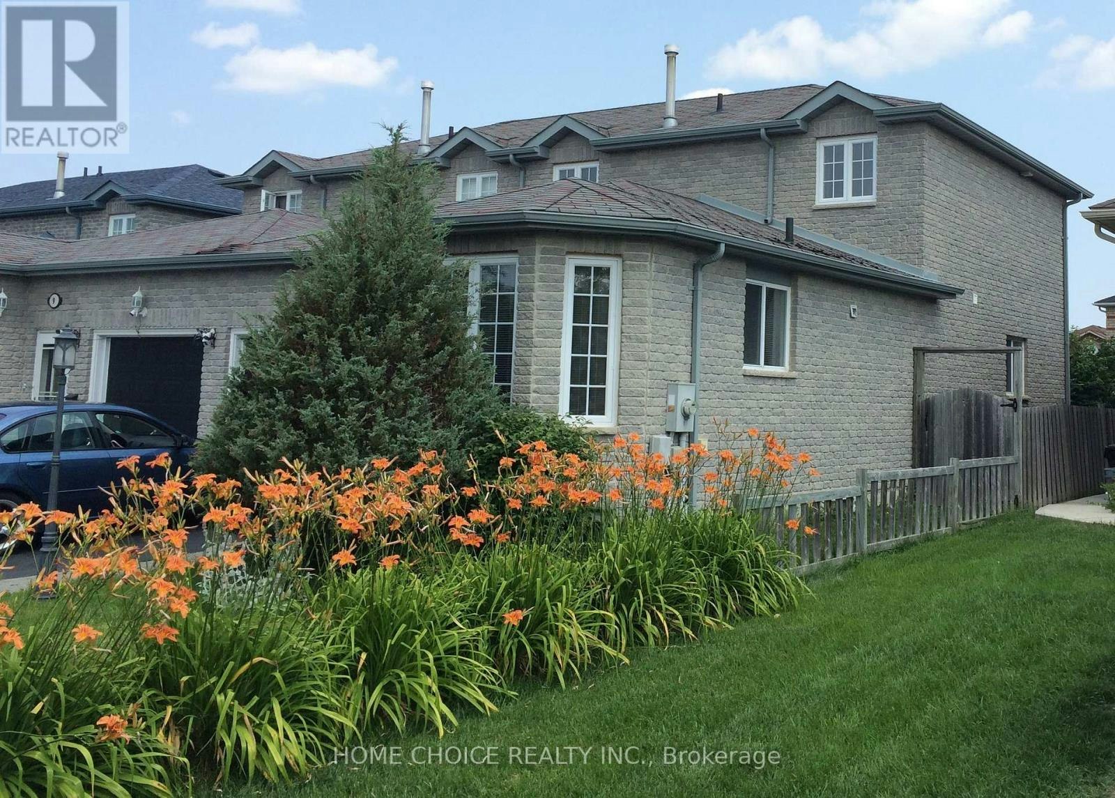 11 Violet Street, Barrie, ON, L4N 9N1 - 2