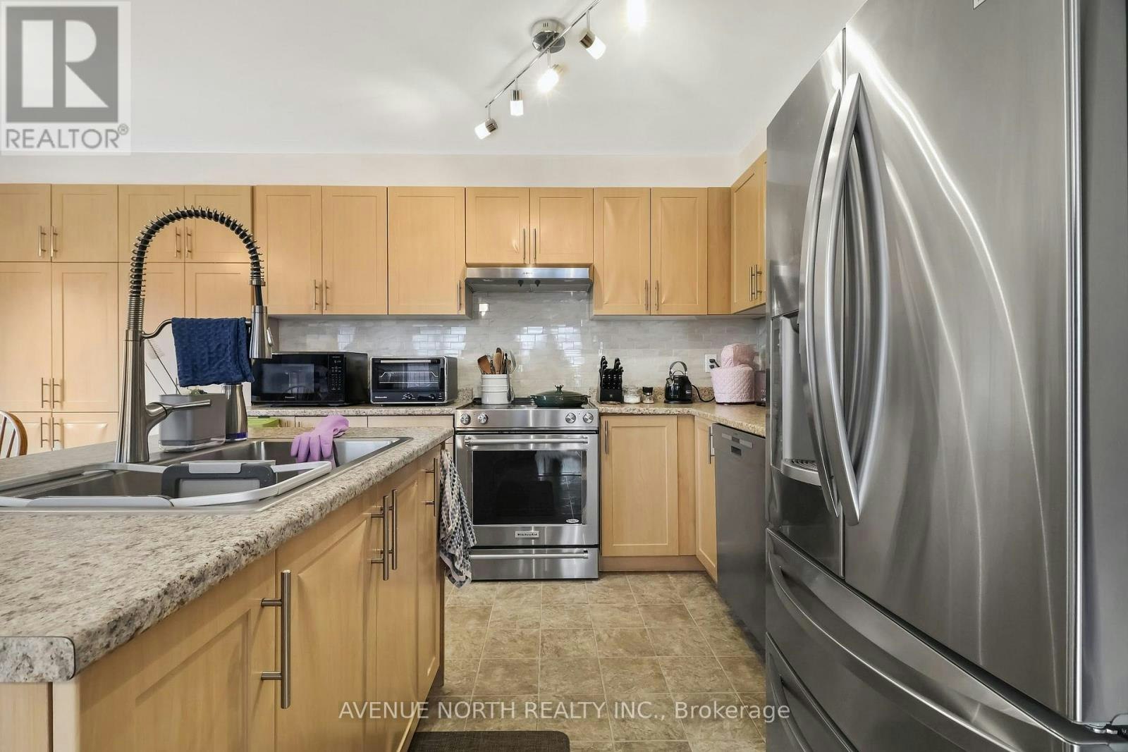 400 Meadowhawk Crescent, Ottawa, ON, K2J 5W7 - 12