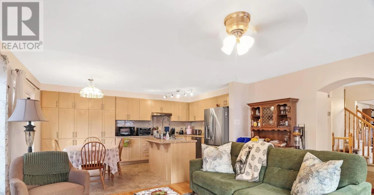 400 Meadowhawk Crescent, Ottawa, ON, K2J 5W7 - 8