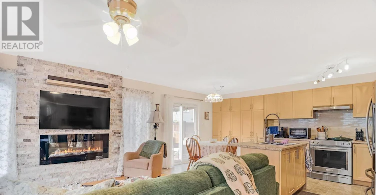 400 Meadowhawk Crescent, Ottawa, ON, K2J 5W7 - 7