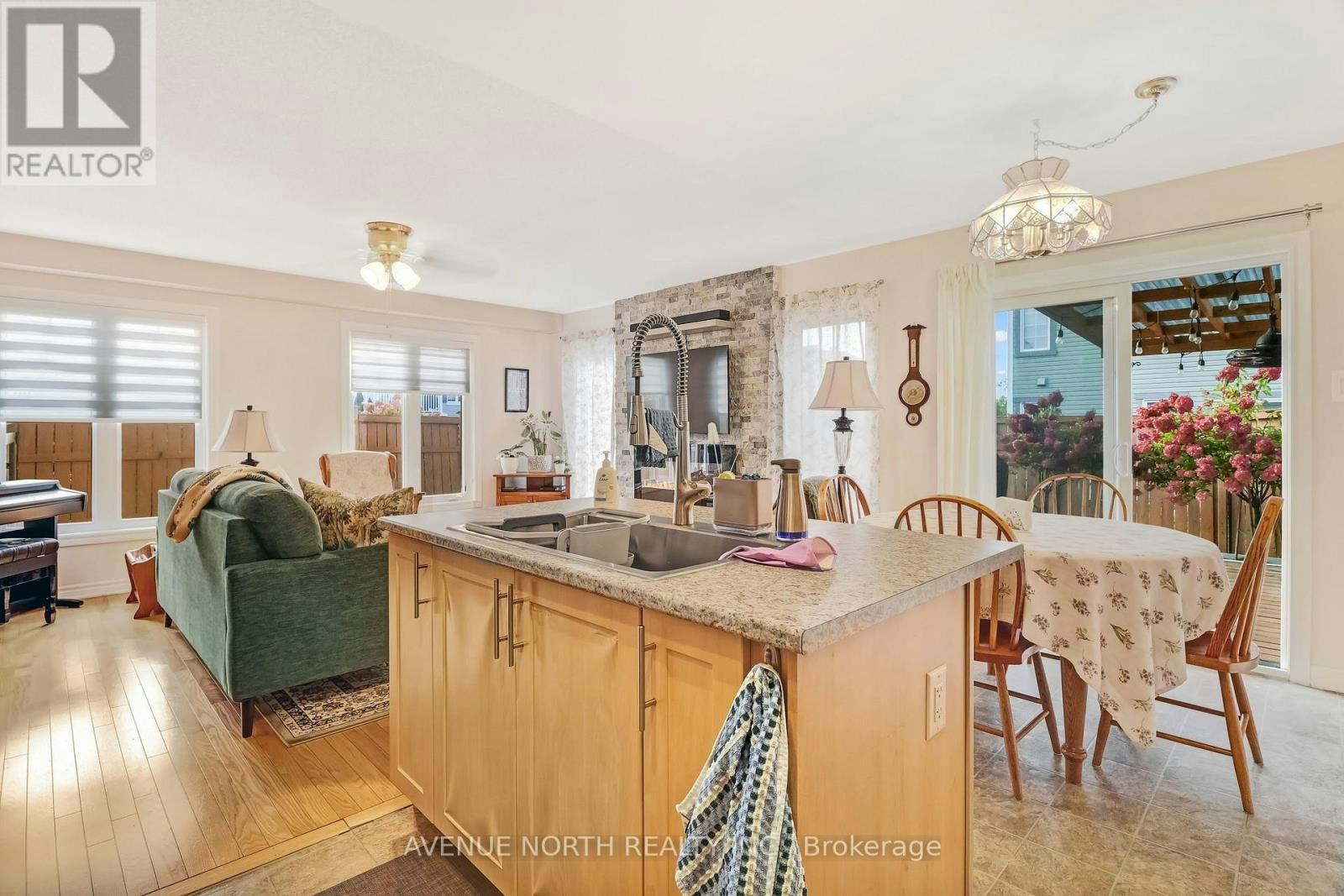 400 Meadowhawk Crescent, Ottawa, ON, K2J 5W7 - 10