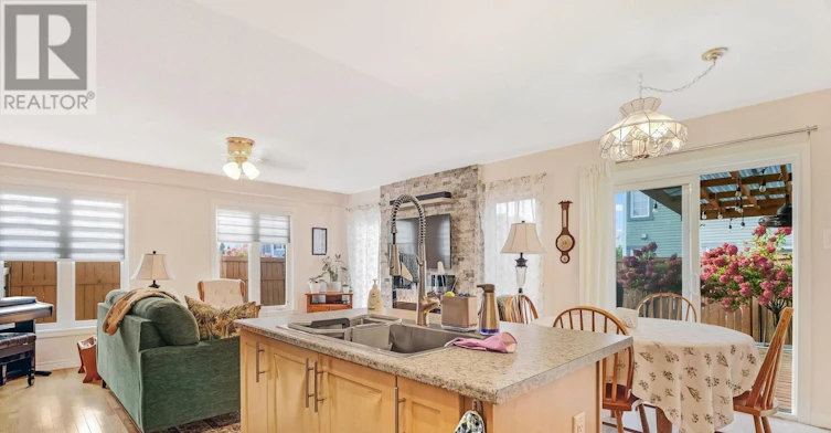 400 Meadowhawk Crescent, Ottawa, ON, K2J 5W7 - 10