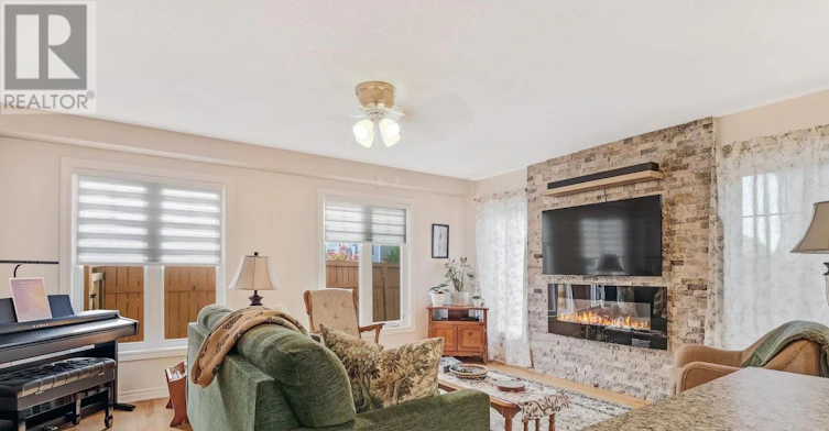 400 Meadowhawk Crescent, Ottawa, ON, K2J 5W7 - 11