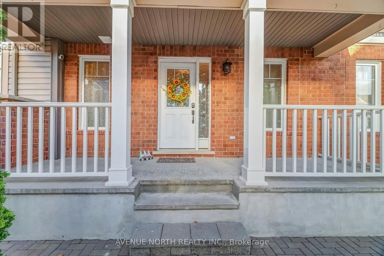 400 Meadowhawk Crescent, Ottawa, ON, K2J 5W7 - 3