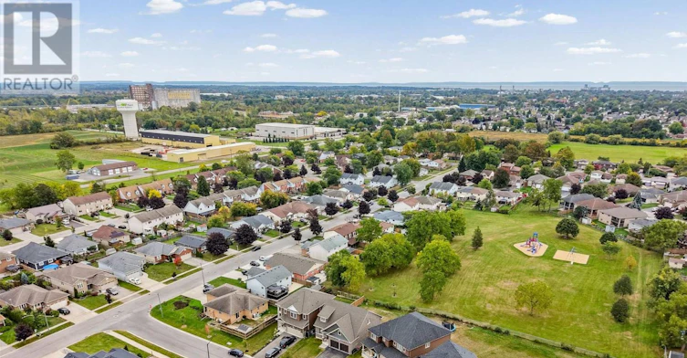 10 Oriole Crescent, Port Colborne, ON, L3K 6E2 - 10
