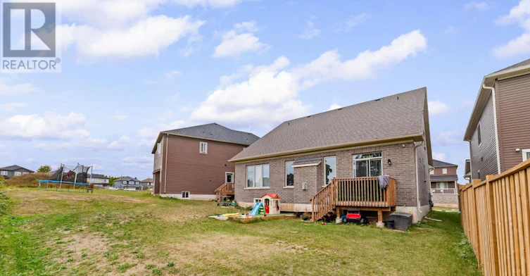 10 Oriole Crescent, Port Colborne, ON, L3K 6E2 - 5
