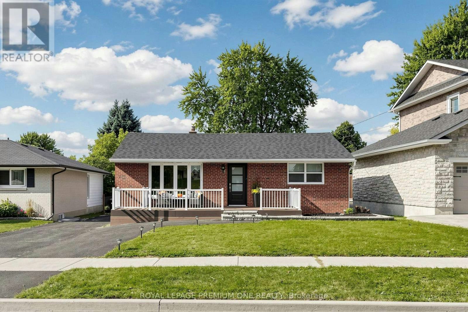 98 Thornton Avenue, Bradford West Gwillimbury, ON, L3Z 1N4