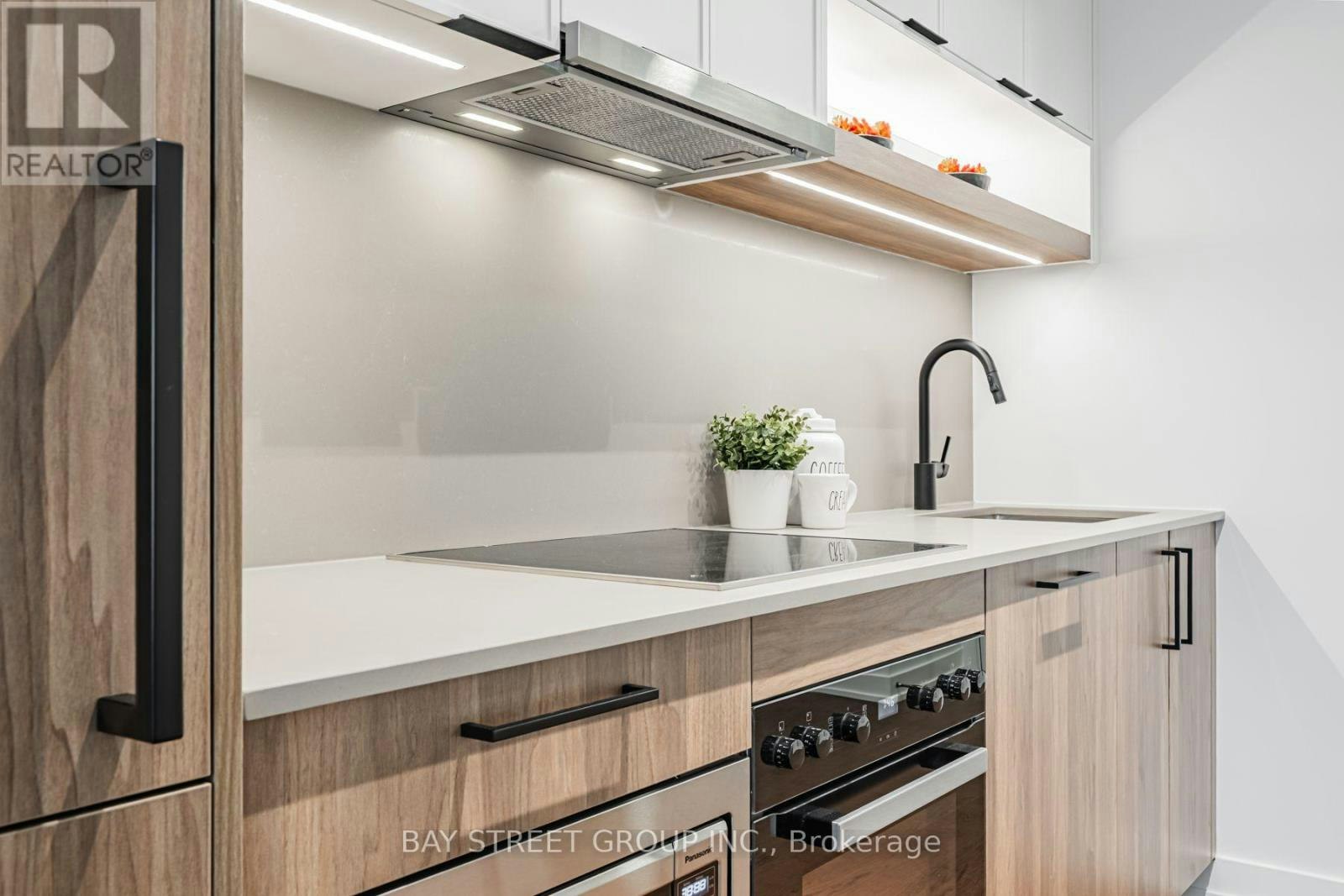 639-91 Montclair Avenue, Toronto, ON, M5P 0B1 - 9