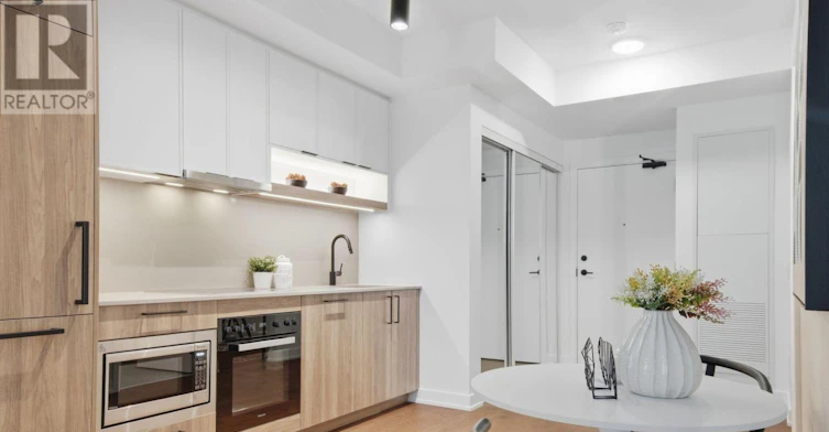 639-91 Montclair Avenue, Toronto, ON, M5P 0B1 - 11