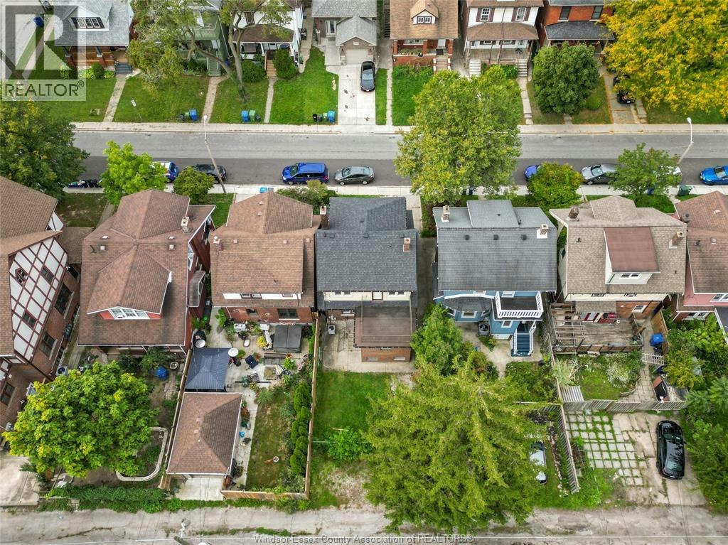 MAIN-1076 Dougall Avenue, Windsor, ON, N9A 4R5 - 28