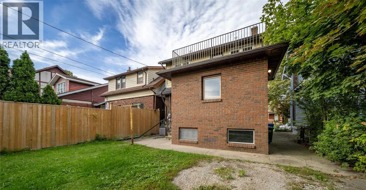 MAIN-1076 Dougall Avenue, Windsor, ON, N9A 4R5 - 22
