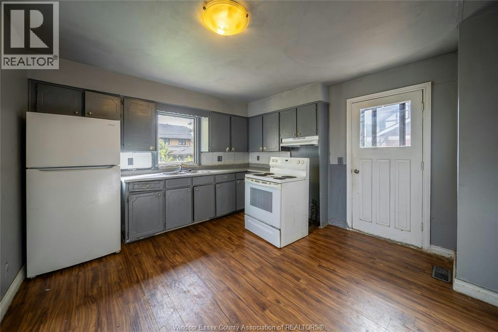 MAIN-1076 Dougall Avenue, Windsor, ON, N9A 4R5 - 6
