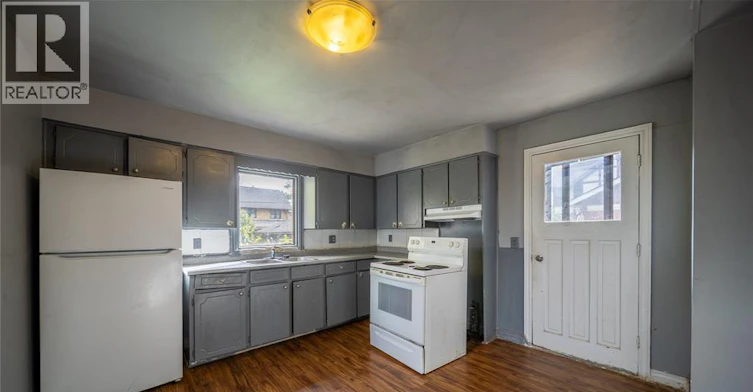 MAIN-1076 Dougall Avenue, Windsor, ON, N9A 4R5 - 6