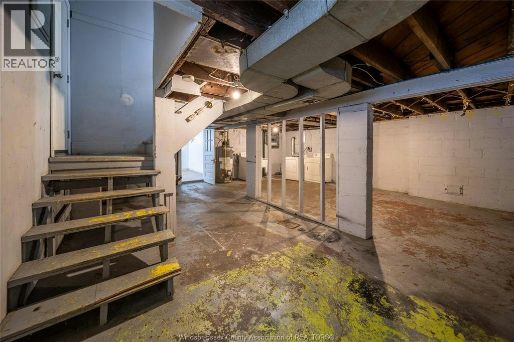 MAIN-1076 Dougall Avenue, Windsor, ON, N9A 4R5 - 18
