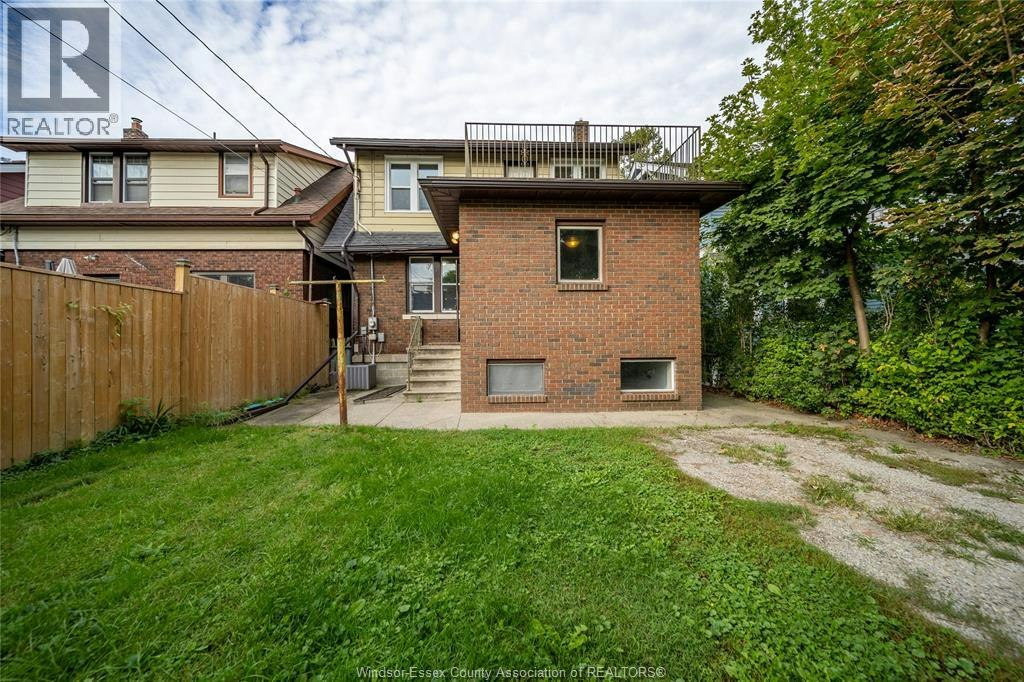 MAIN-1076 Dougall Avenue, Windsor, ON, N9A 4R5 - 23