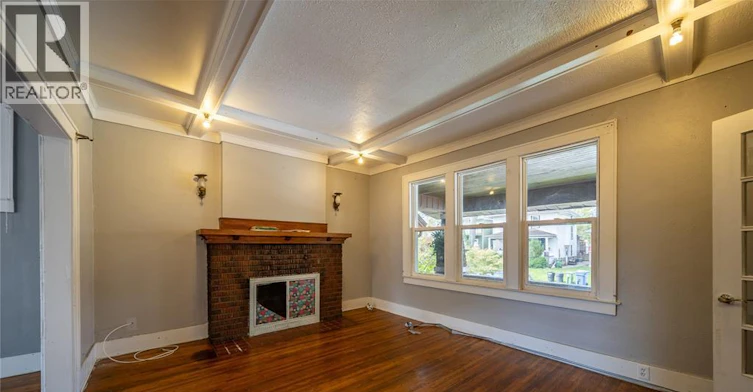 MAIN-1076 Dougall Avenue, Windsor, ON, N9A 4R5 - 4