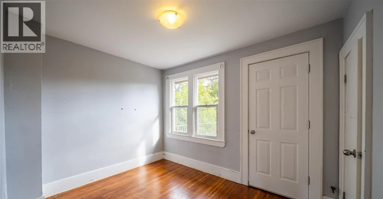 MAIN-1076 Dougall Avenue, Windsor, ON, N9A 4R5 - 14