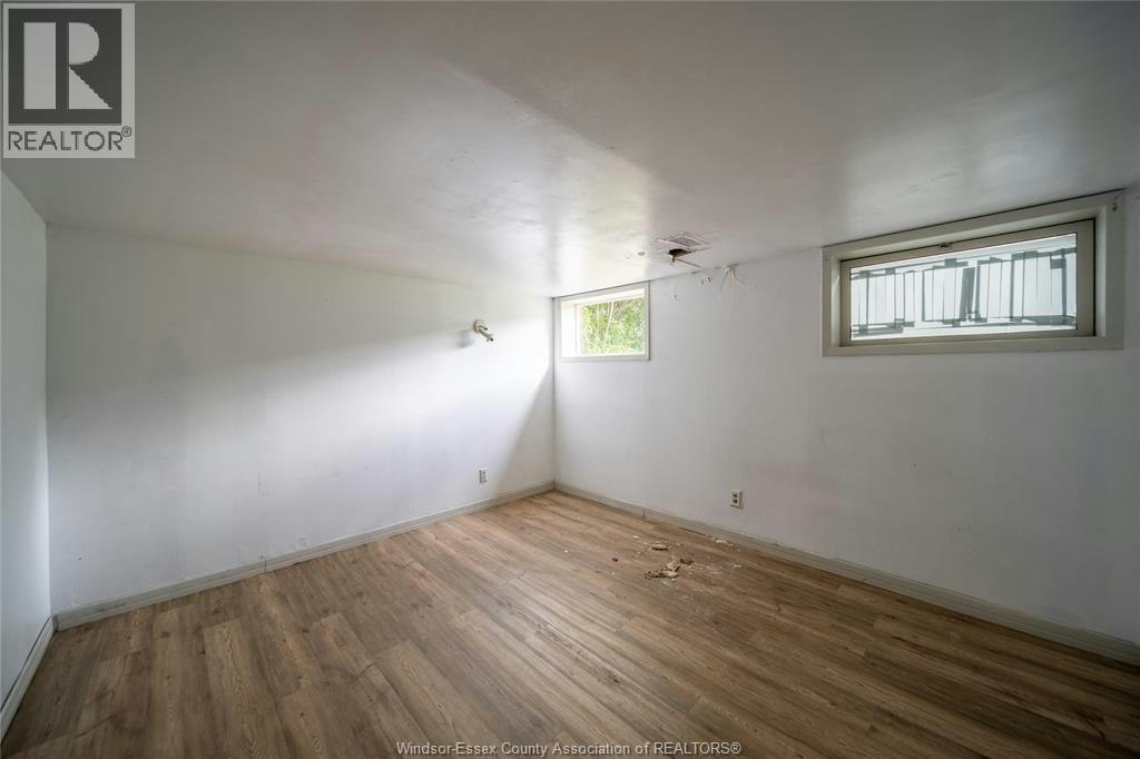MAIN-1076 Dougall Avenue, Windsor, ON, N9A 4R5 - 20