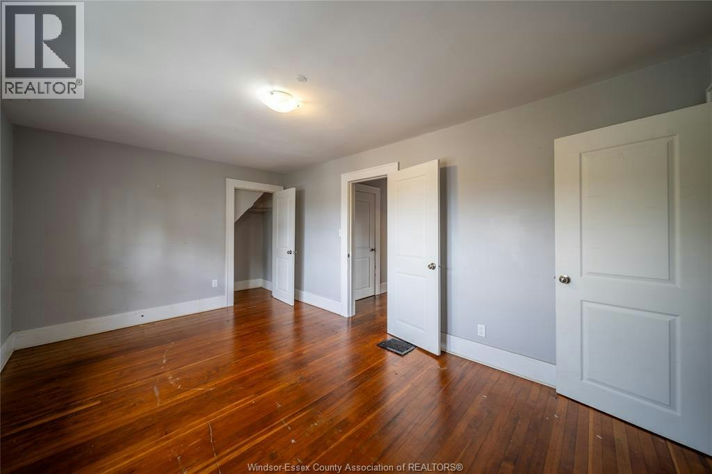 MAIN-1076 Dougall Avenue, Windsor, ON, N9A 4R5 - 16
