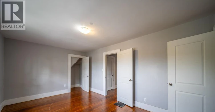 MAIN-1076 Dougall Avenue, Windsor, ON, N9A 4R5 - 16